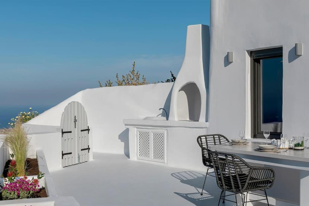 Aleanna Traditional Villa Fira Exterior photo